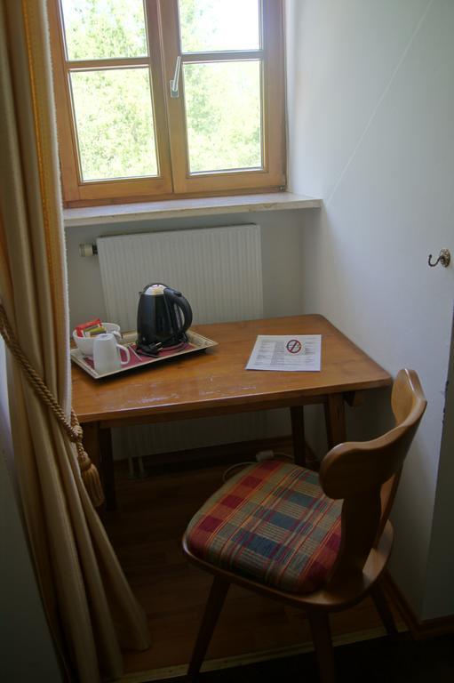 Hotel Gut Schwaige Ebenhausen Room photo